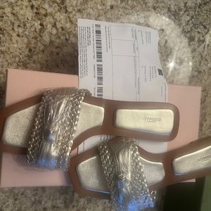 Birman flat sandal